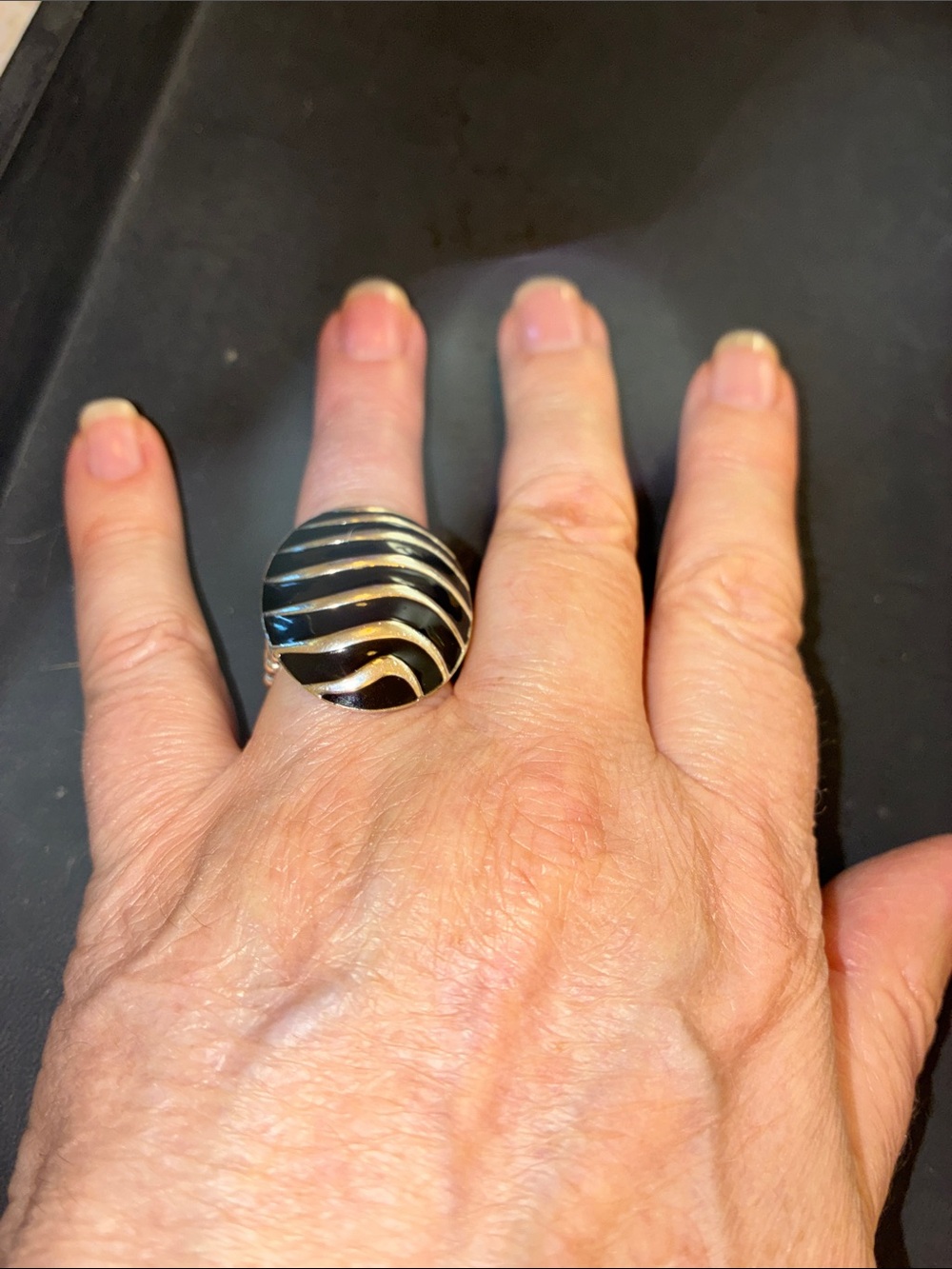 Elegant Black and Gold Swirl Statement Stretch Ring - Picture 6 of 8